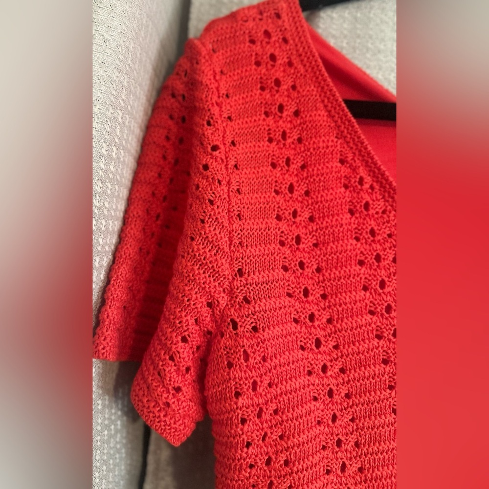 NWOT Women’s TALBOTS DOUBLE-V CROCHET PEPLUM SWEATER Coral Short Sleeve Size S. - Picture 4 of 8